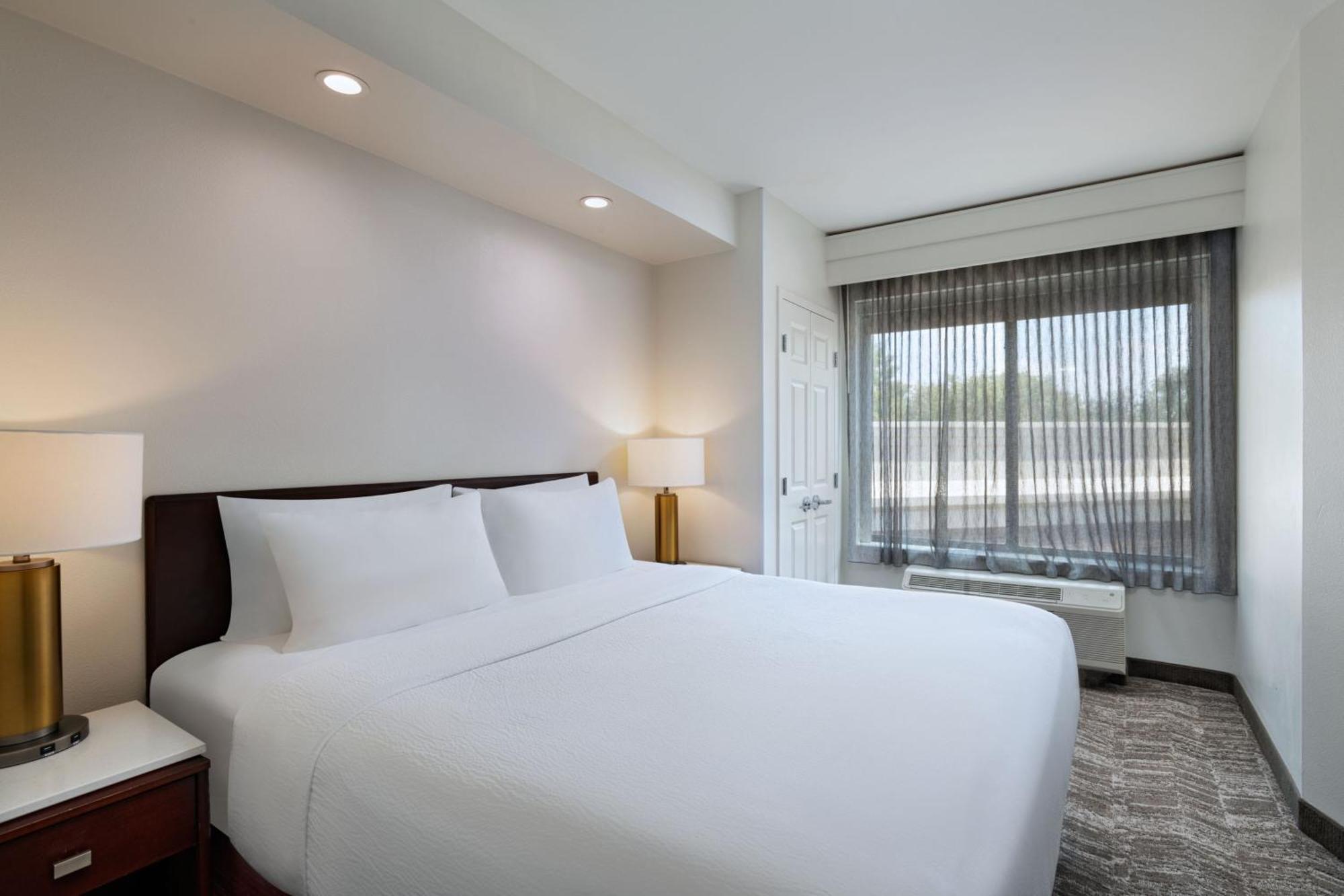 Springhill Suites By Marriott Dallas Dfw Airport East Las Colinas Irving Exterior photo