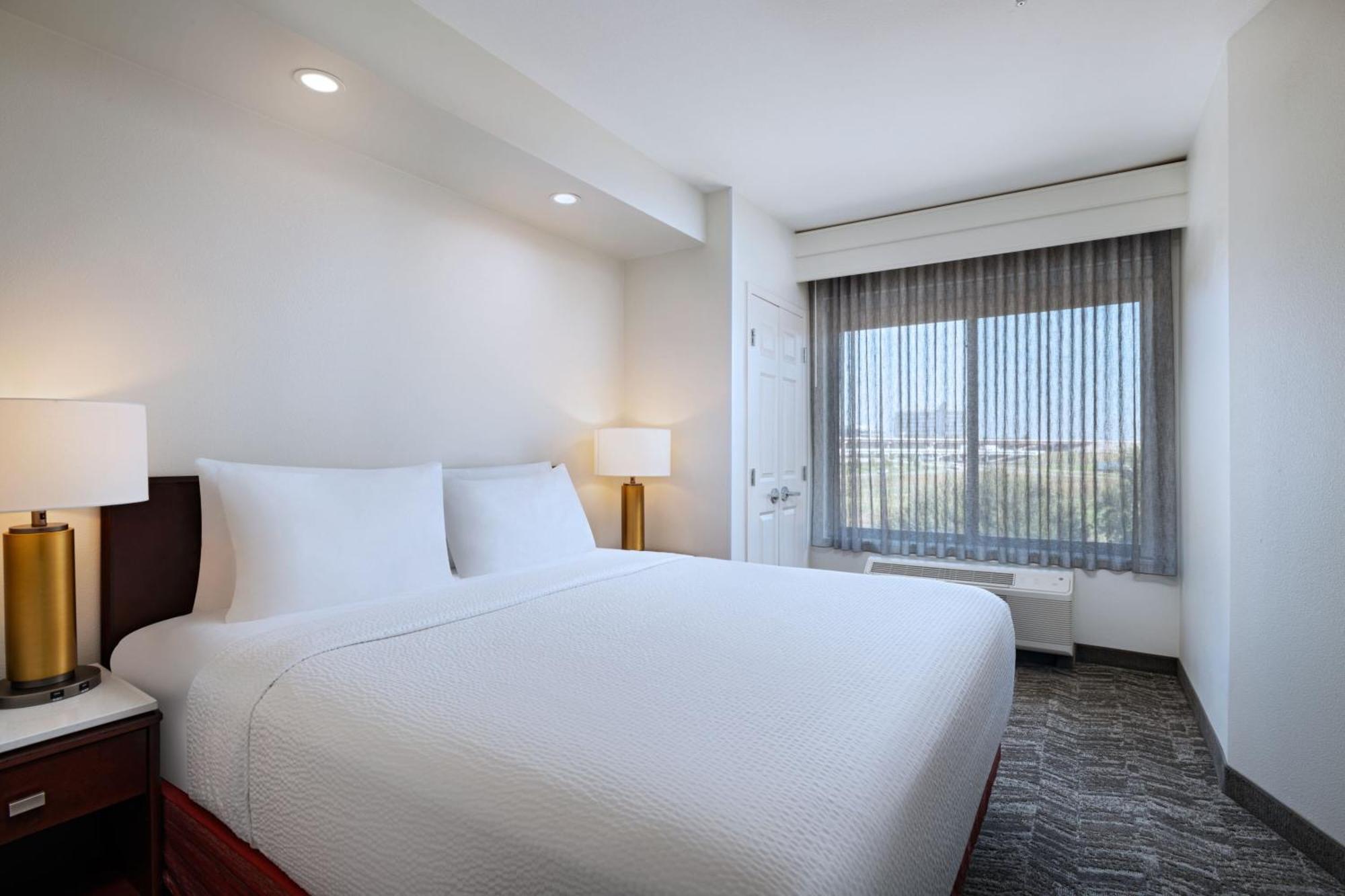 Springhill Suites By Marriott Dallas Dfw Airport East Las Colinas Irving Exterior photo