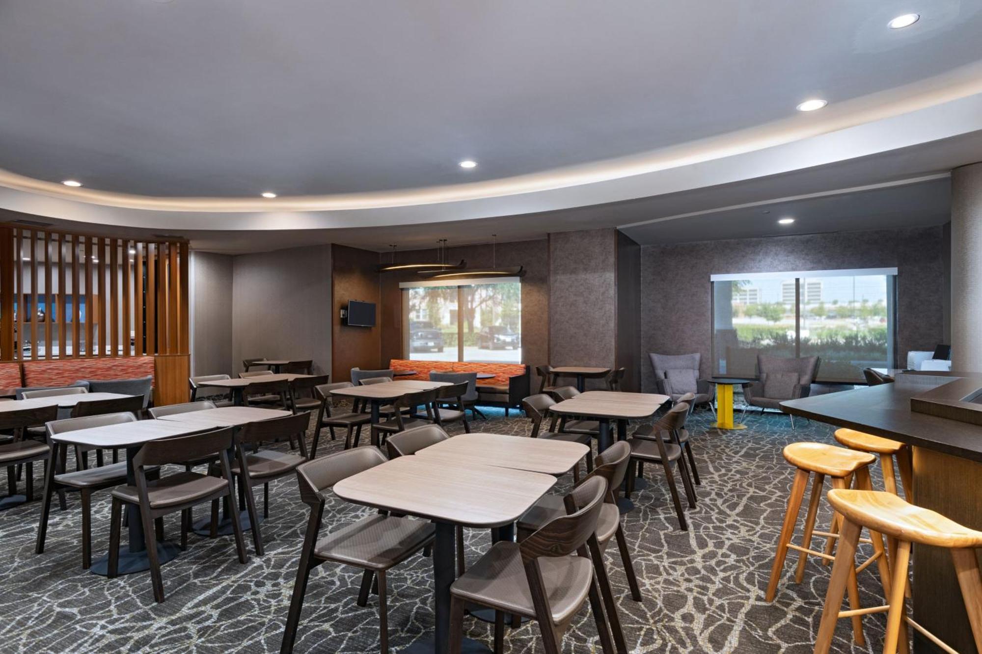 Springhill Suites By Marriott Dallas Dfw Airport East Las Colinas Irving Exterior photo